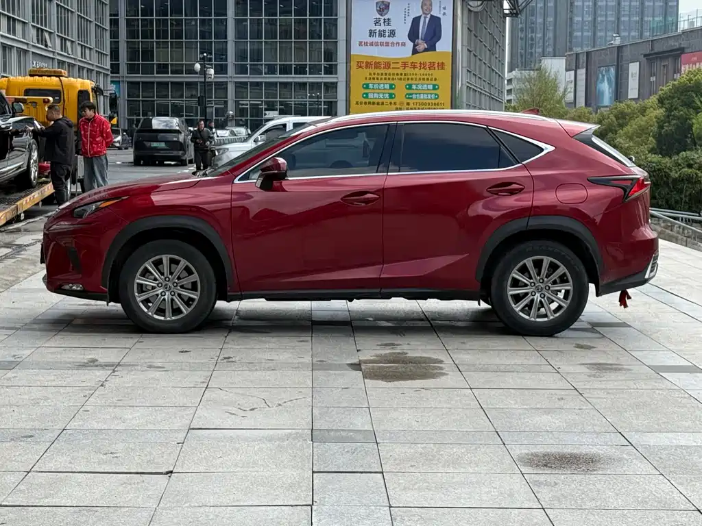 Lexus NX 2020 300h V