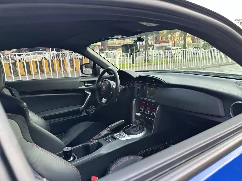 Subaru BRZ — миниатюра 8