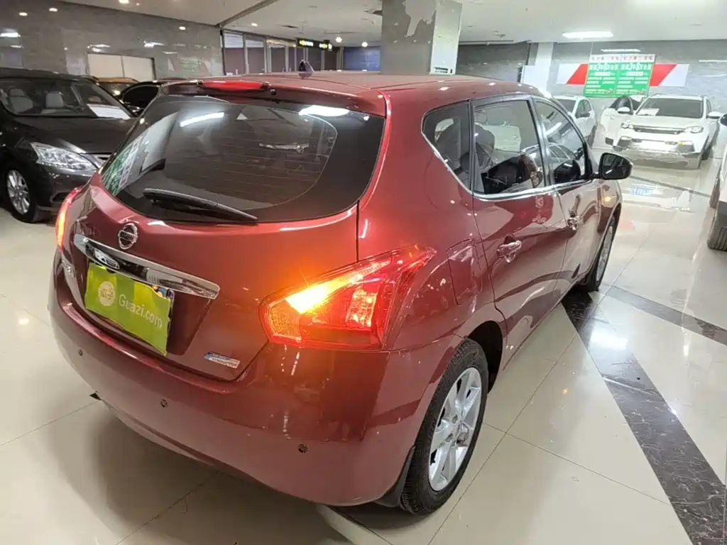 Nissan Tiida — миниатюра 7