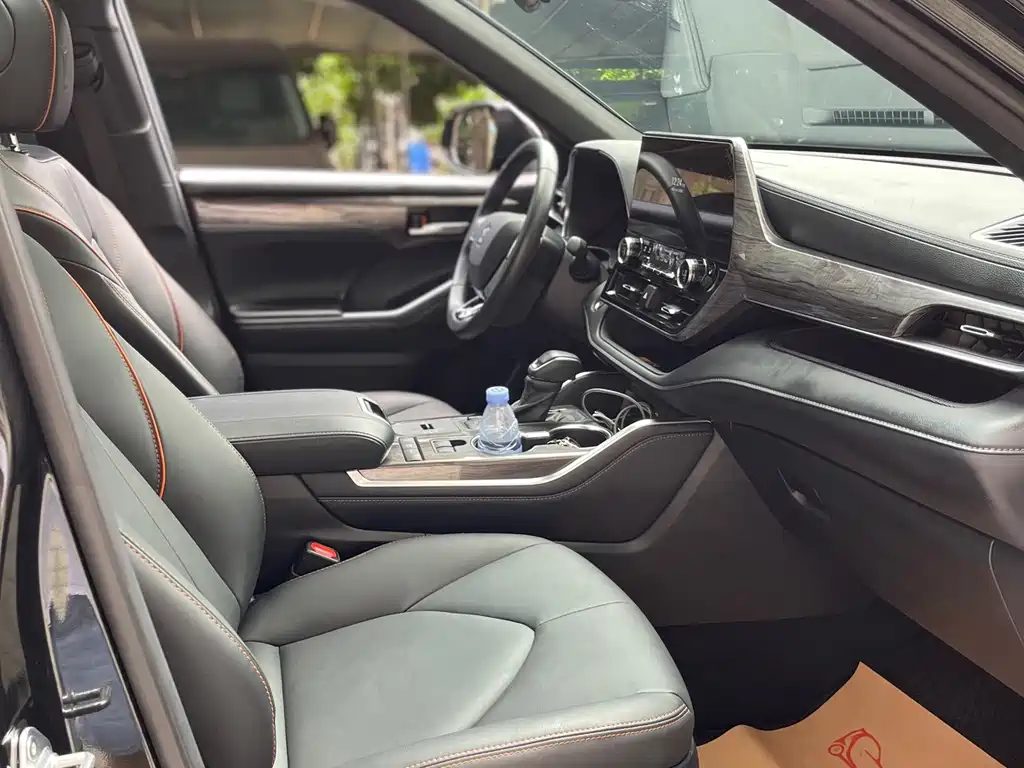 Toyota Crown Kluger — миниатюра 14