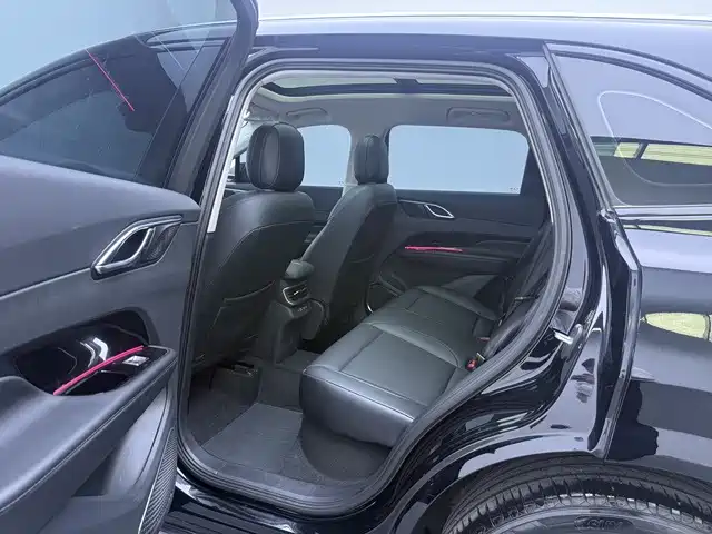 Hongqi Hongqi HS3 PHEV — миниатюра 16