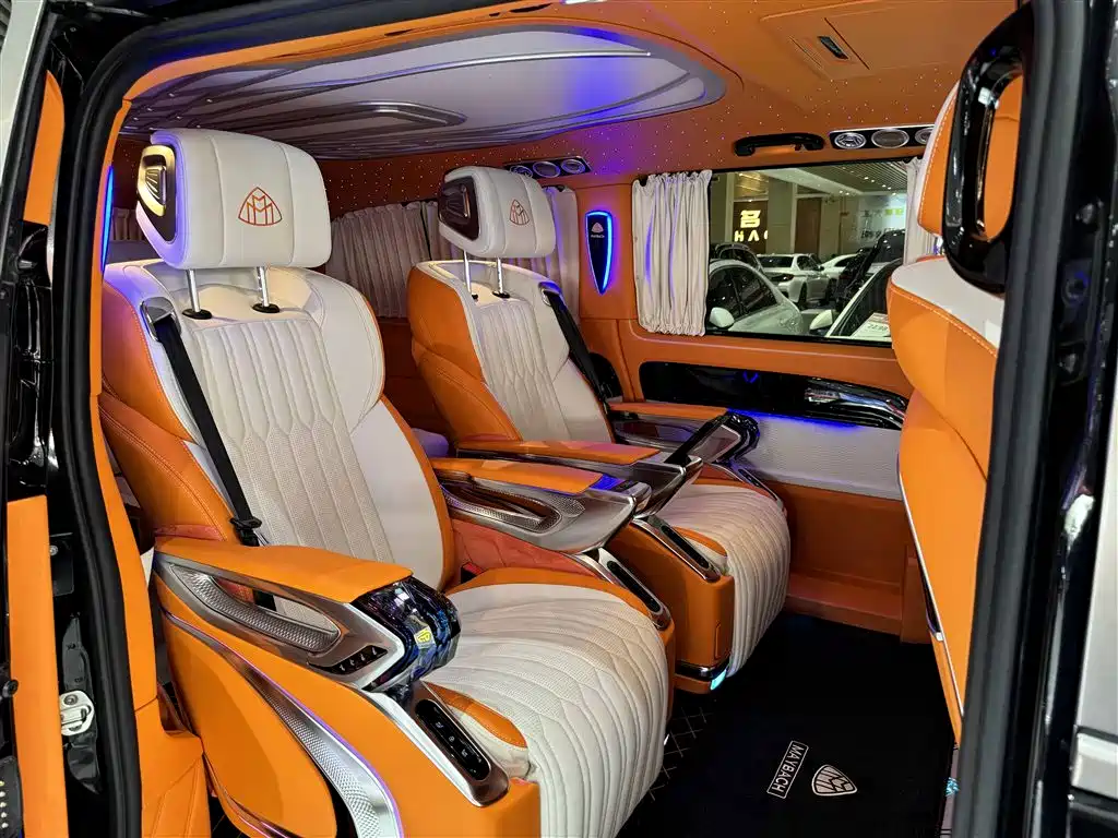 Mercedes-Benz Vito 2021 2.0T Elite 7 мест