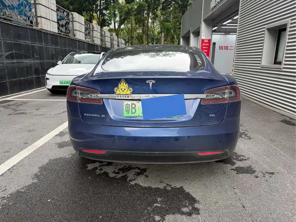 Tesla Model S — миниатюра 8
