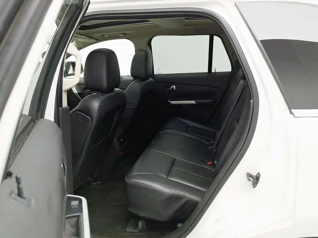 Ford Edge (Import) — миниатюра 15