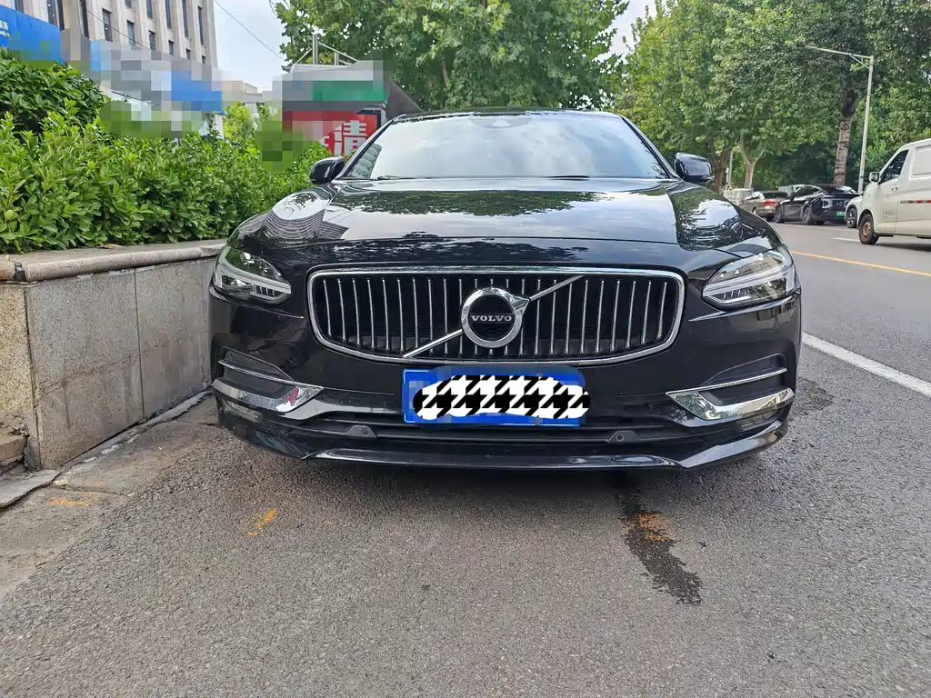 Volvo S90 — миниатюра 2