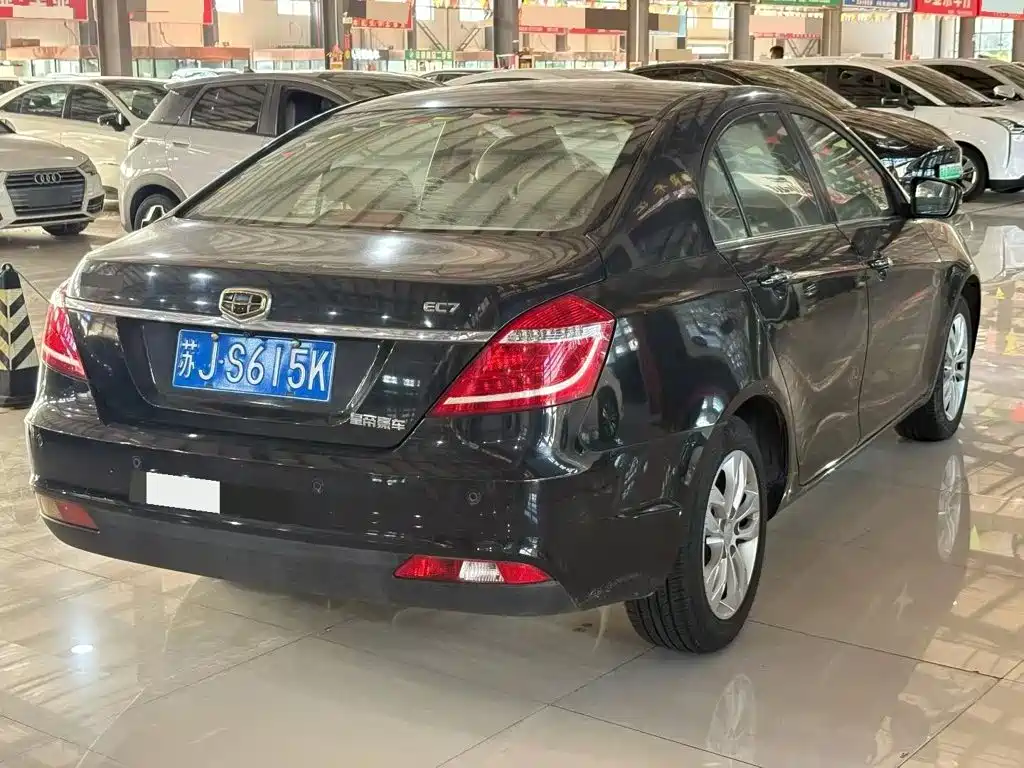 Geely Emgrand — миниатюра 6