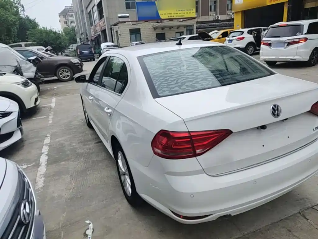 Volkswagen Lavida — миниатюра 5