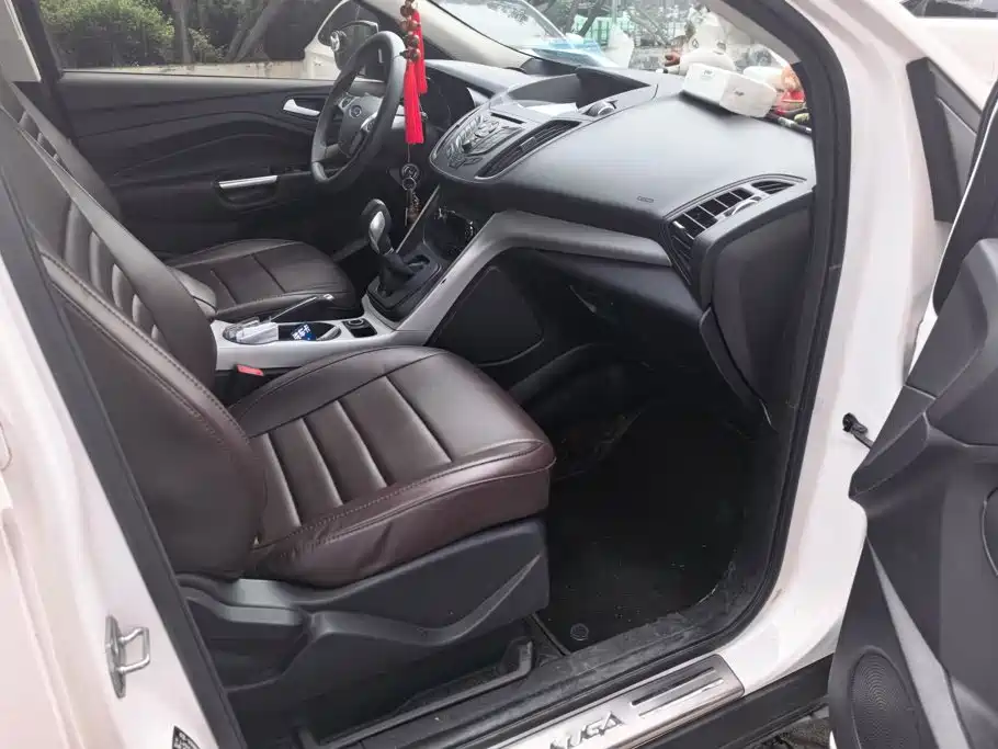 Ford Kuga — миниатюра 8
