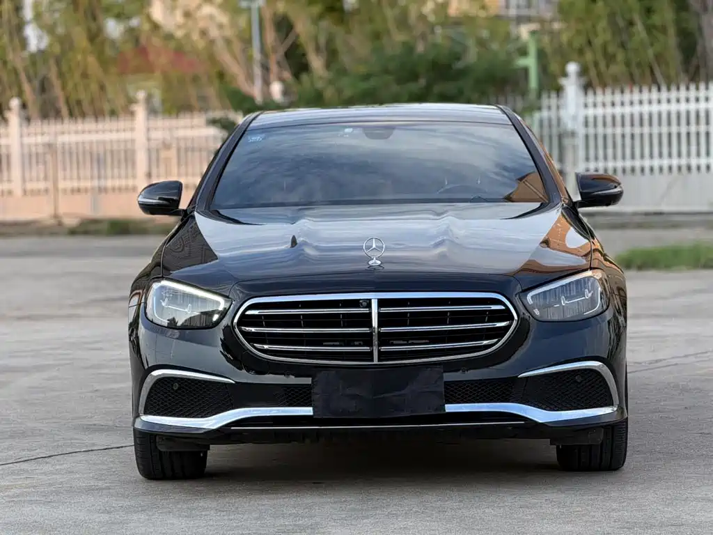Mercedes-Benz E-Class — миниатюра 5
