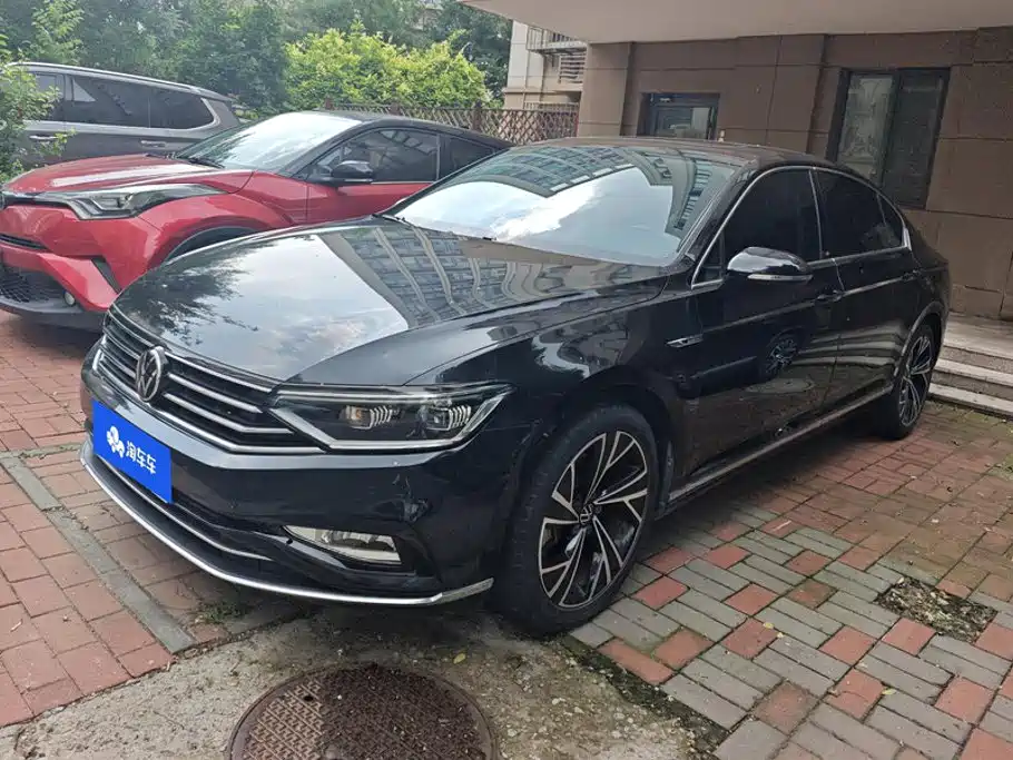 2021 Volkswagen Passat - zdjęcie 1 z 16