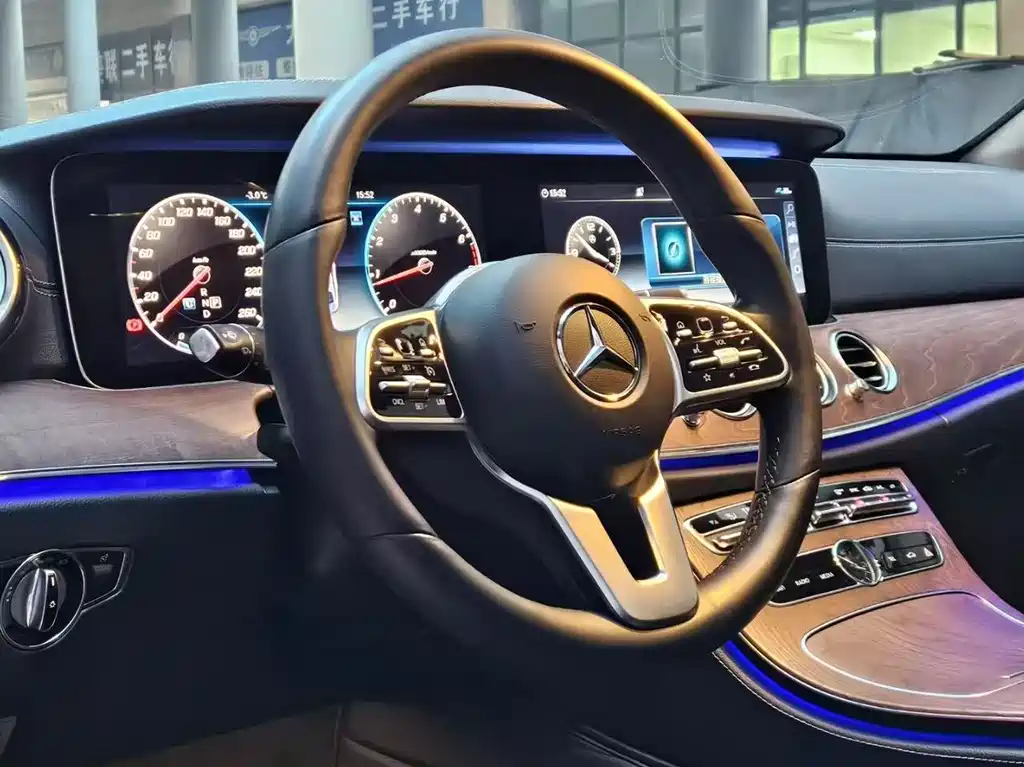 MERCEDES-BENZ E CLASS