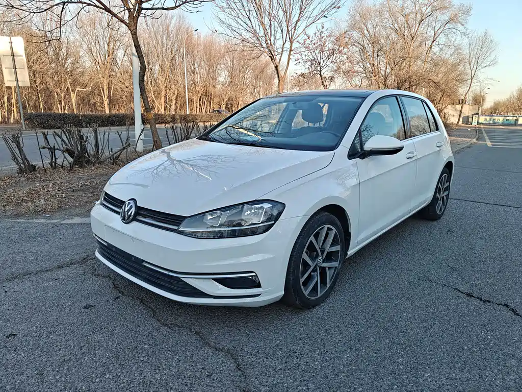 Volkswagen Golf 2021