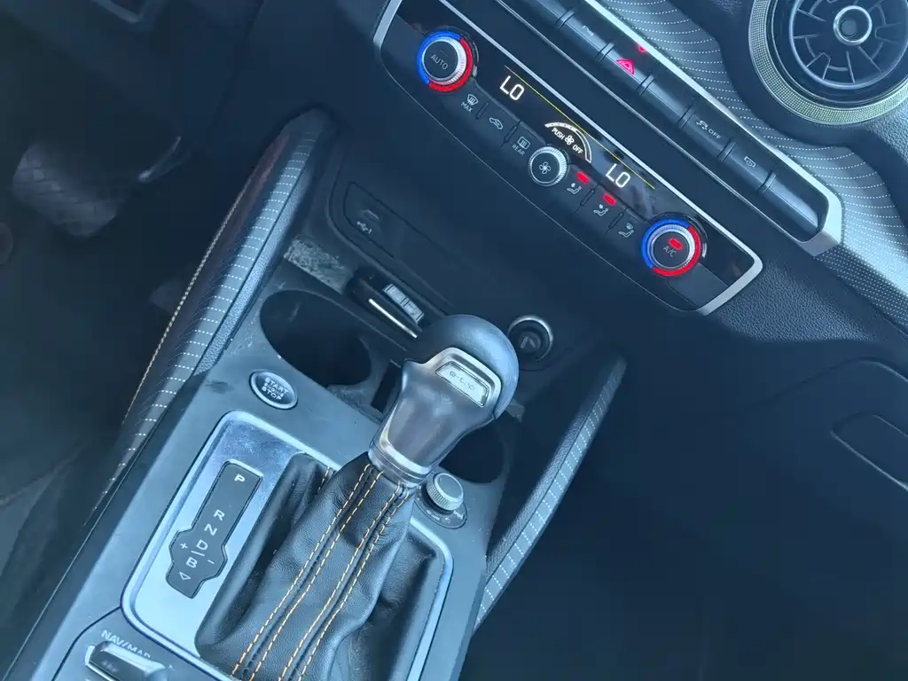 Audi Q2L e-tron — миниатюра 7