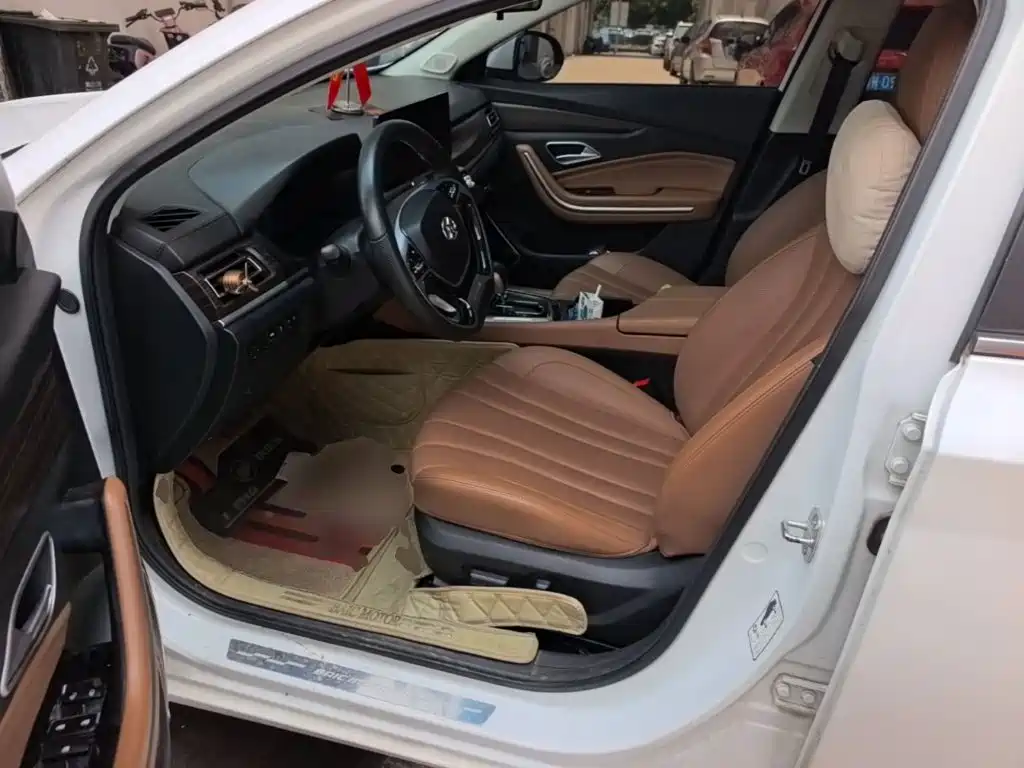 BAIC U7 — миниатюра 15