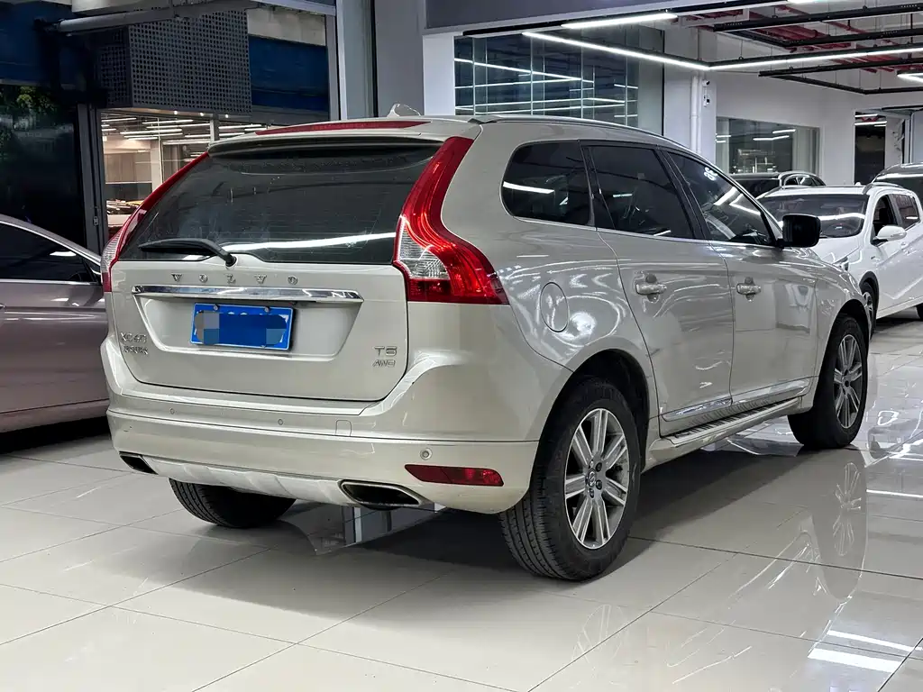 Volvo XC60 — миниатюра 6