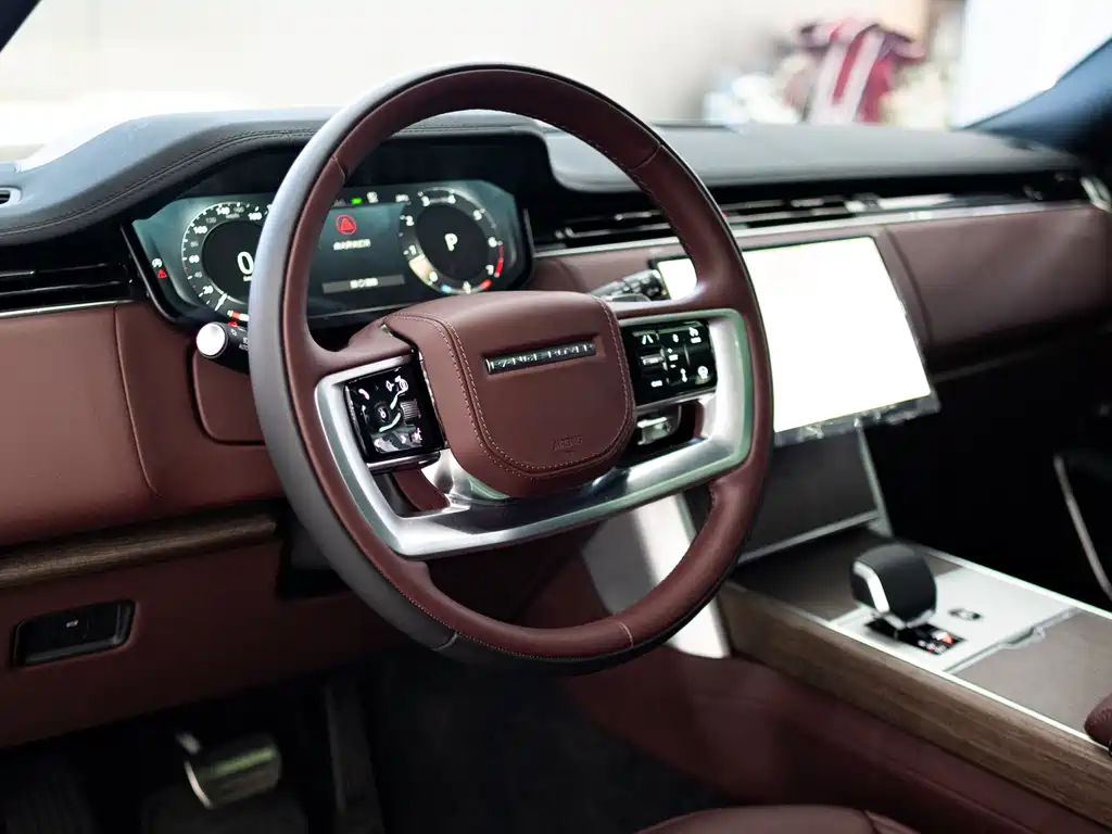 Land Rover Range Rover 2025 3.0 L6 400PS Long Wheelbase