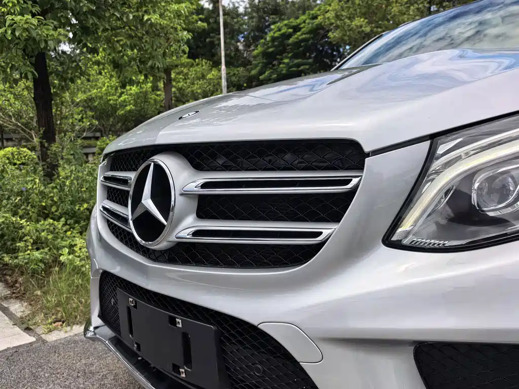 Mercedes-Benz GLE (Import) — миниатюра 20