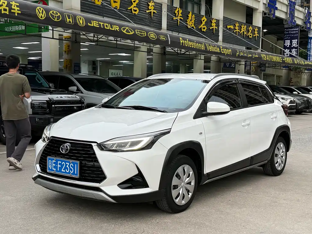 Toyota Yaris L 2023