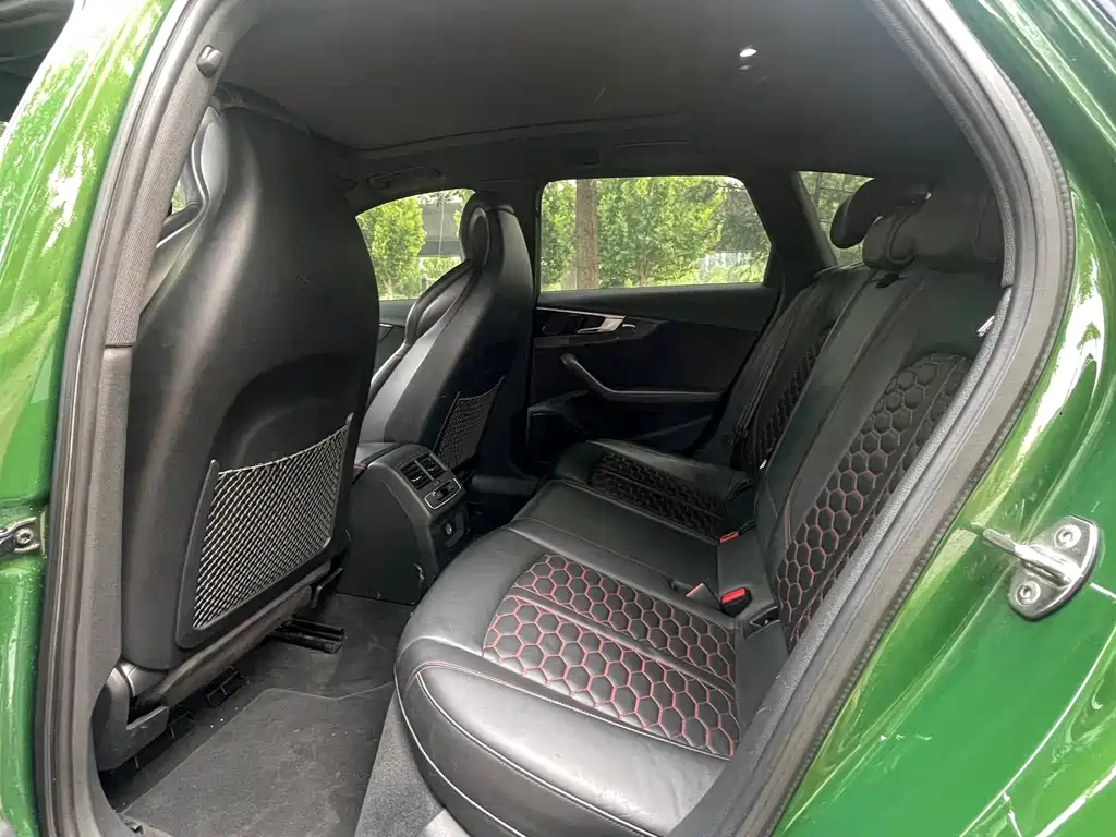 Audi RS 4 — миниатюра 8