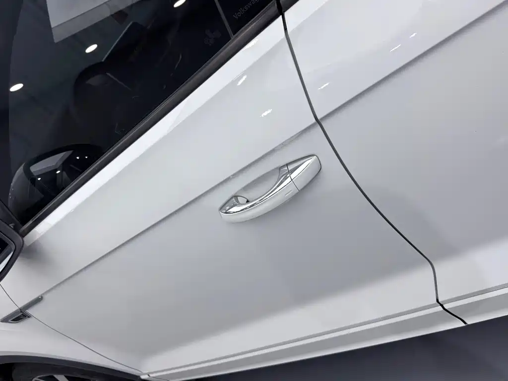 Volkswagen T-Roc — миниатюра 7