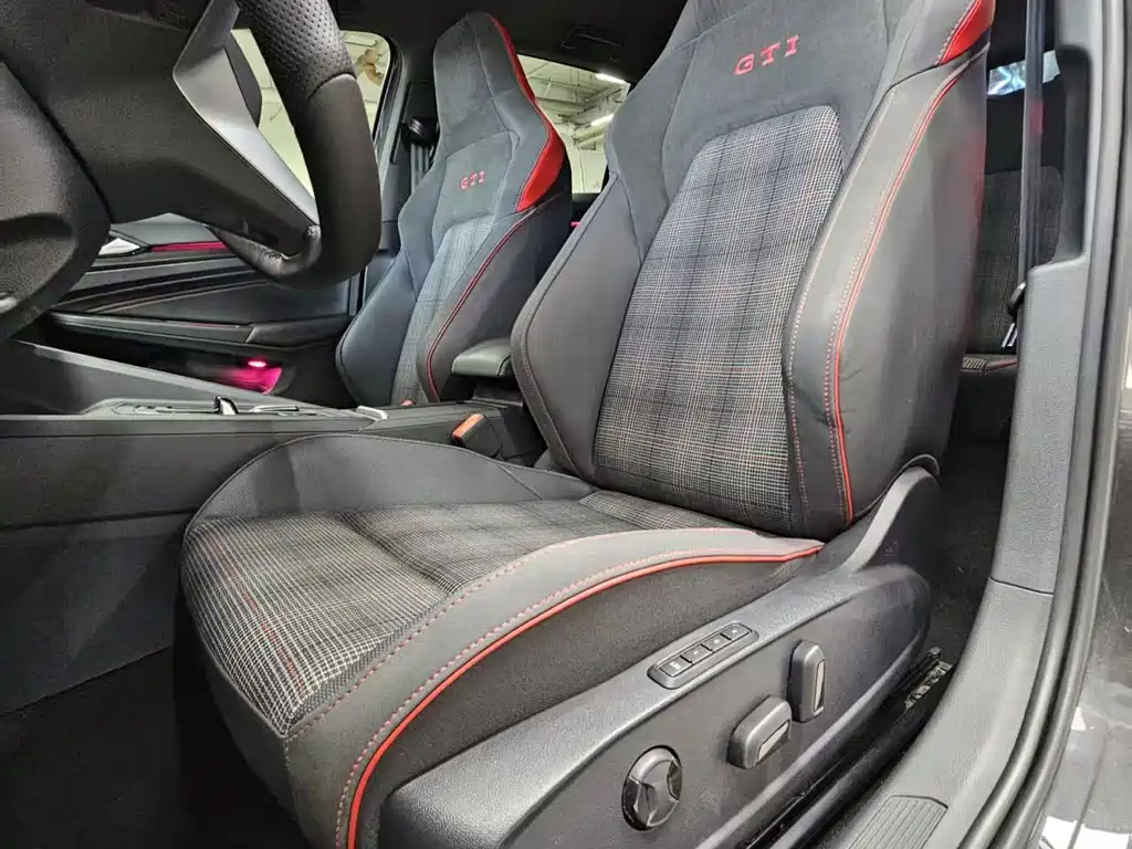 Volkswagen Golf GTI — миниатюра 10