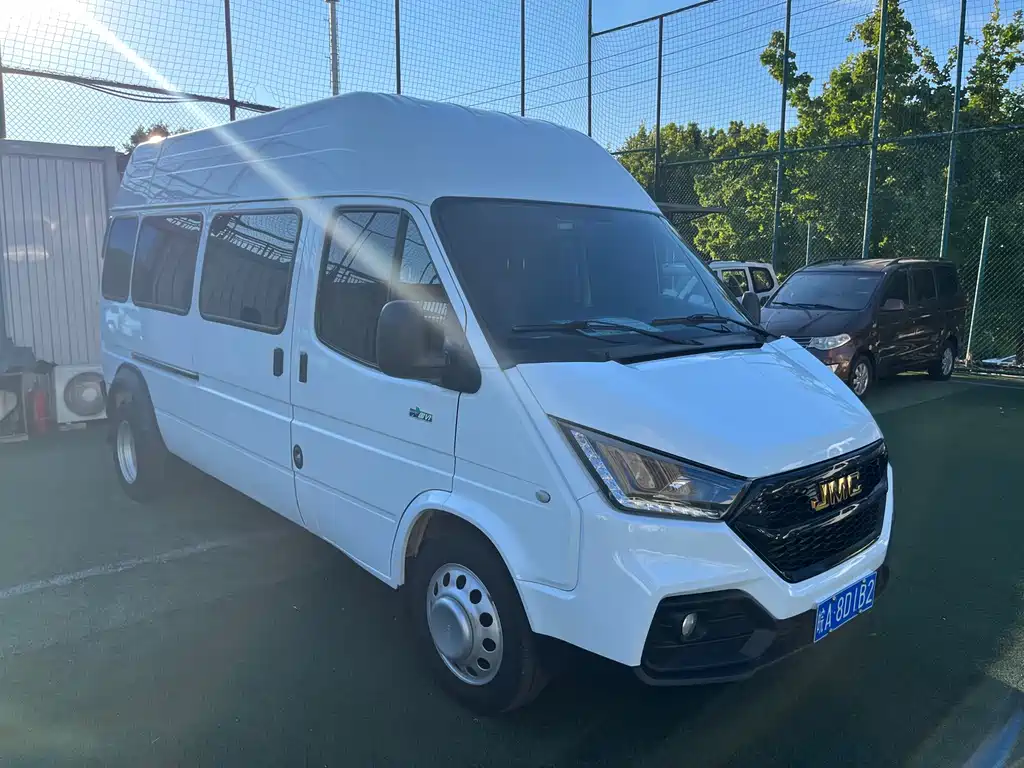 JMC Tesla — миниатюра 3