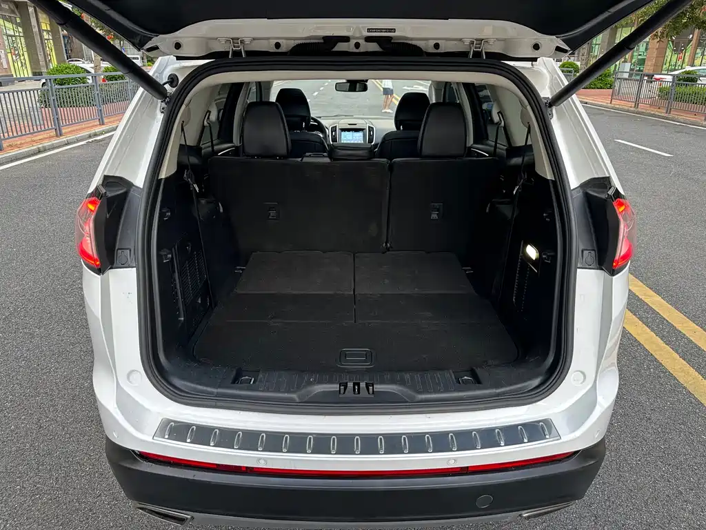 Ford Edge — миниатюра 10