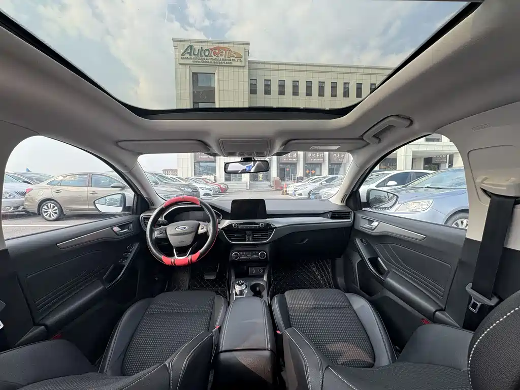 Ford Focus 2020 EcoBoost 180 AT