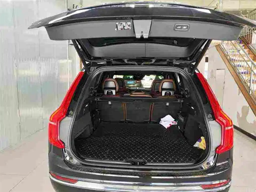 Volvo XC90 — миниатюра 8
