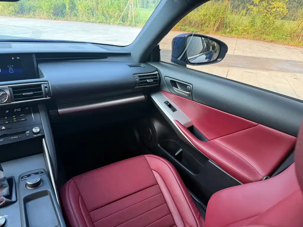 Lexus IS — миниатюра 8