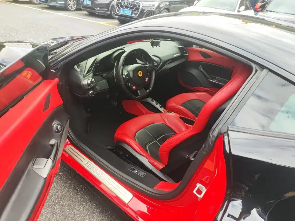 Ferrari 488 — миниатюра 4