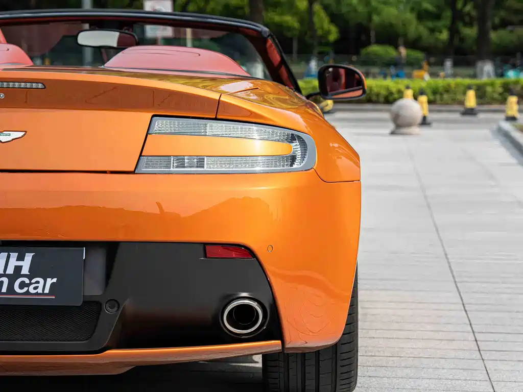 Aston Martin V8 Vantage 4.7L S Roadster, фото 11