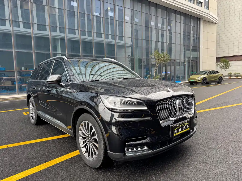 Lincoln Aviator — миниатюра 3
