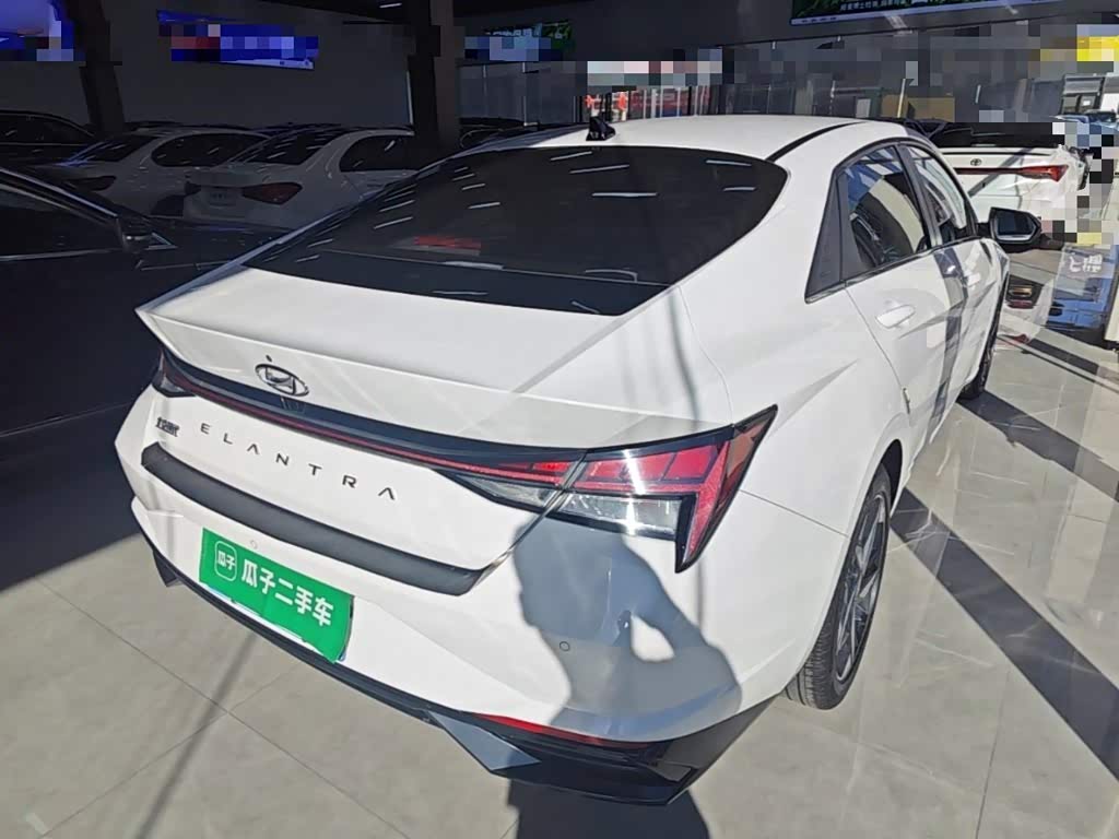 Hyundai Elantra 1.5 л 2022 г. Белый, пробег 38700 км