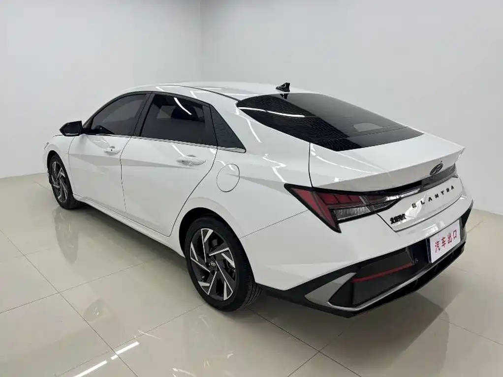 Hyundai Elantra — миниатюра 6