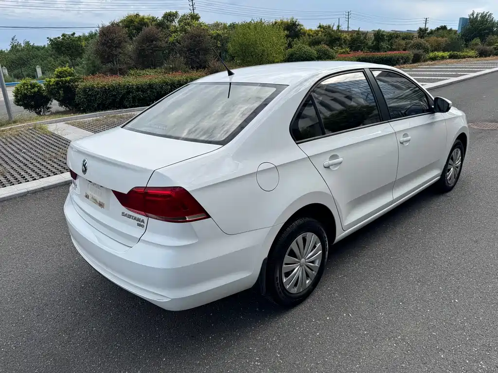 Volkswagen Santana — миниатюра 4