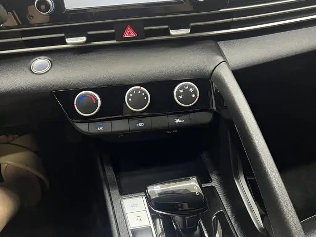 Hyundai Elantra — миниатюра 15