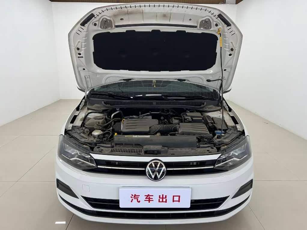 Volkswagen Polo 1.5 л 2023 г. Белый, пробег 21000 км