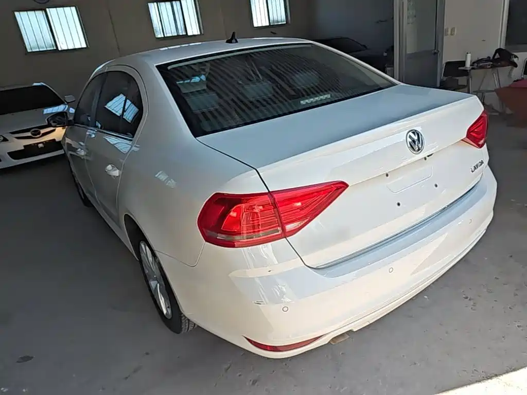 Volkswagen Lavida — миниатюра 5
