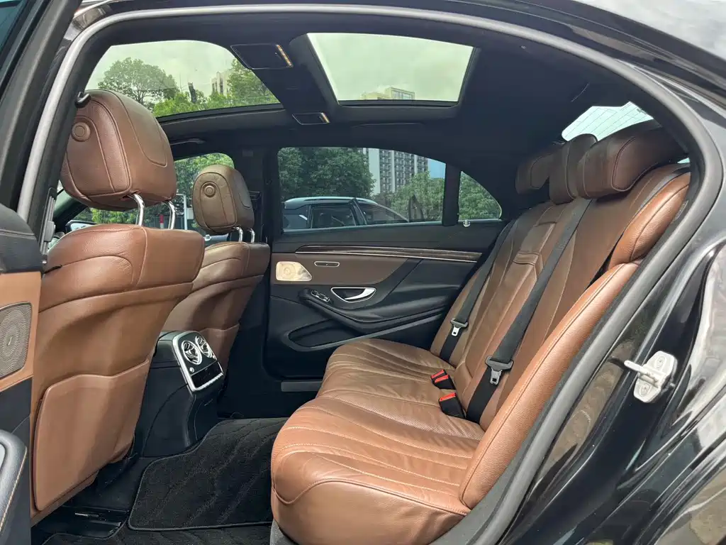 Mercedes-Benz S-Class — миниатюра 6