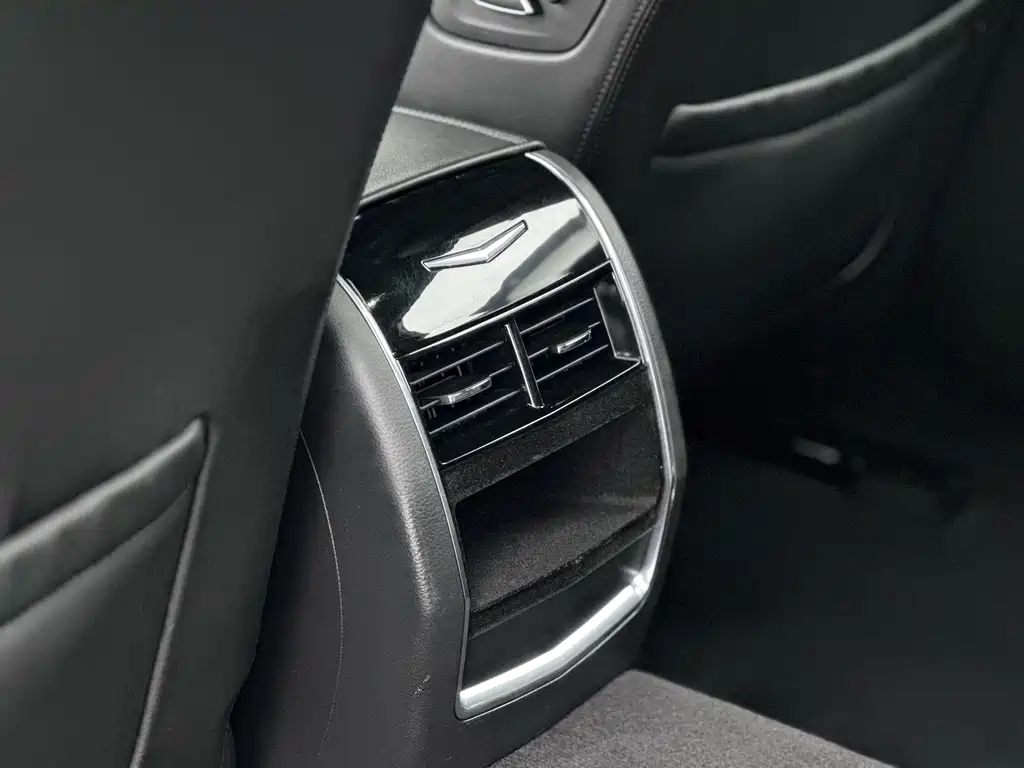 Cadillac CT6 — миниатюра 8