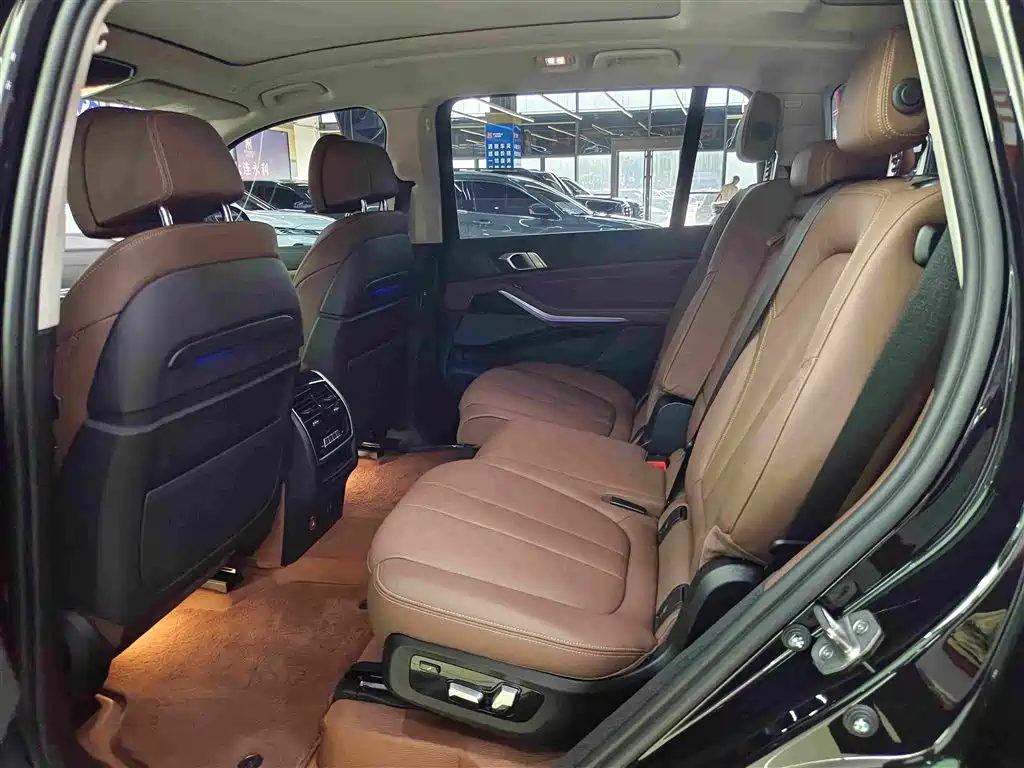 BMW X7 — миниатюра 11