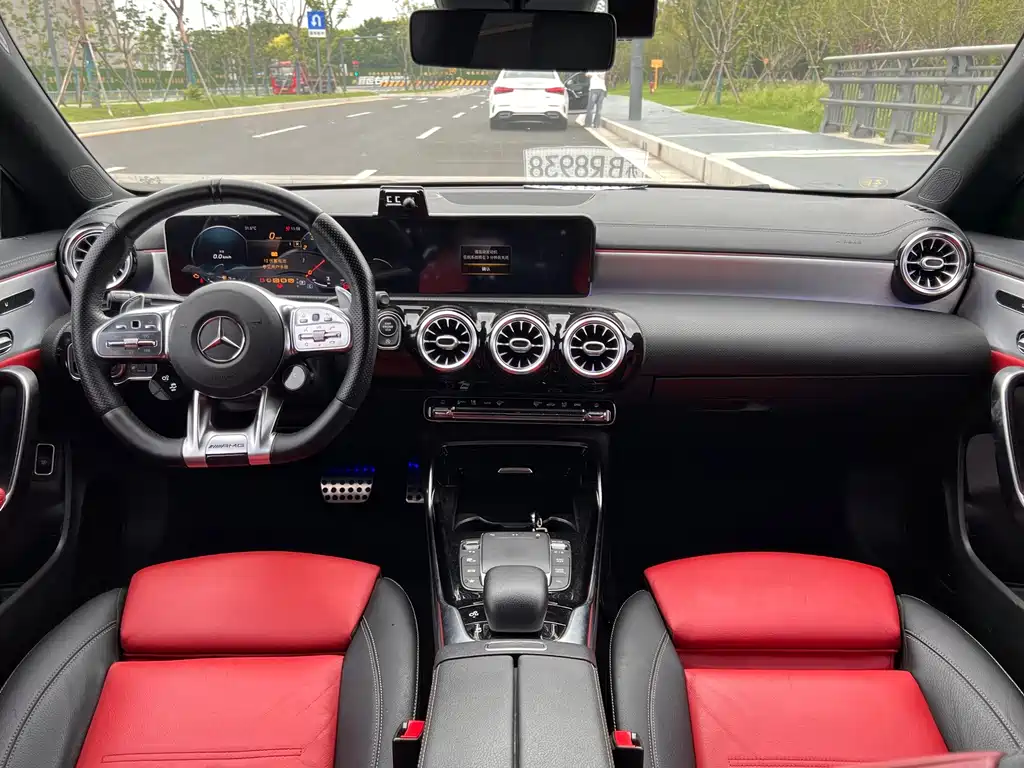 Mercedes-Benz CLA AMG — миниатюра 4