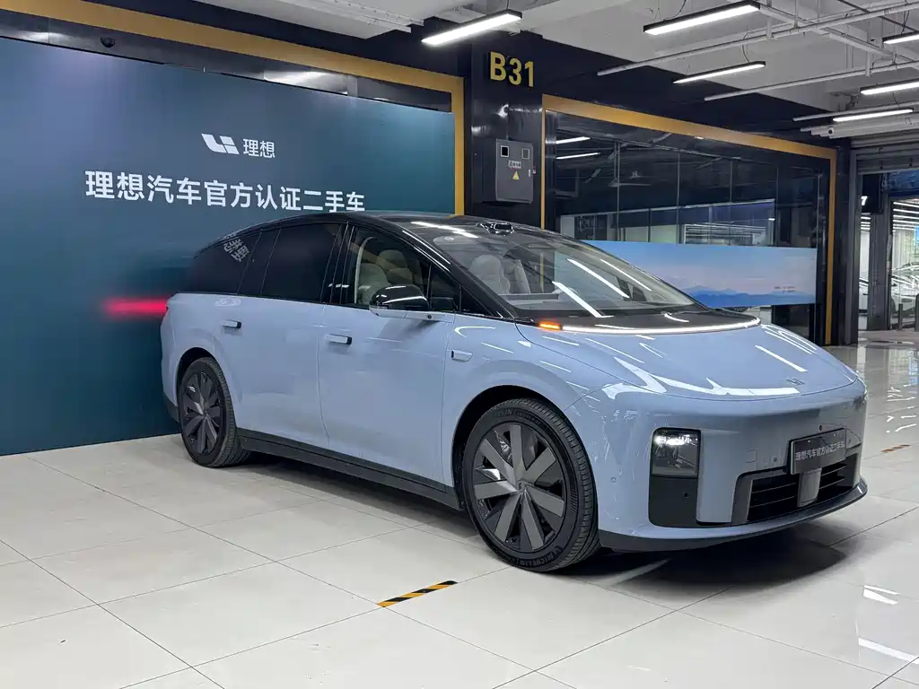 Li Auto 理想i8 2025