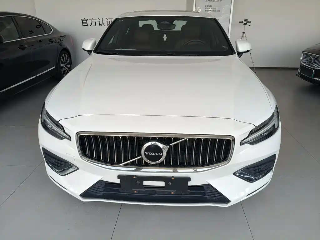 Volvo S60 2024 B4 Luxury