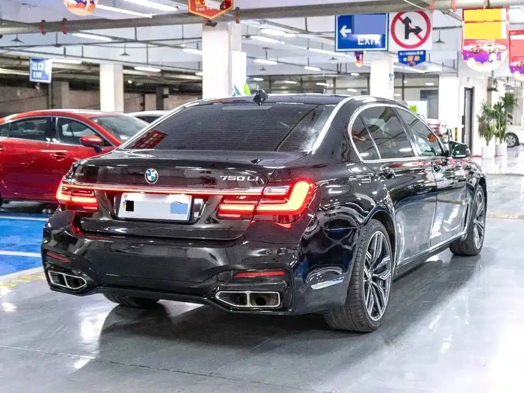 BMW 7 Series — миниатюра 7
