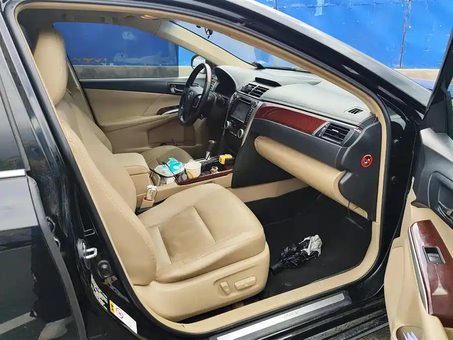 Toyota Camry 2012 2.5G Luxury