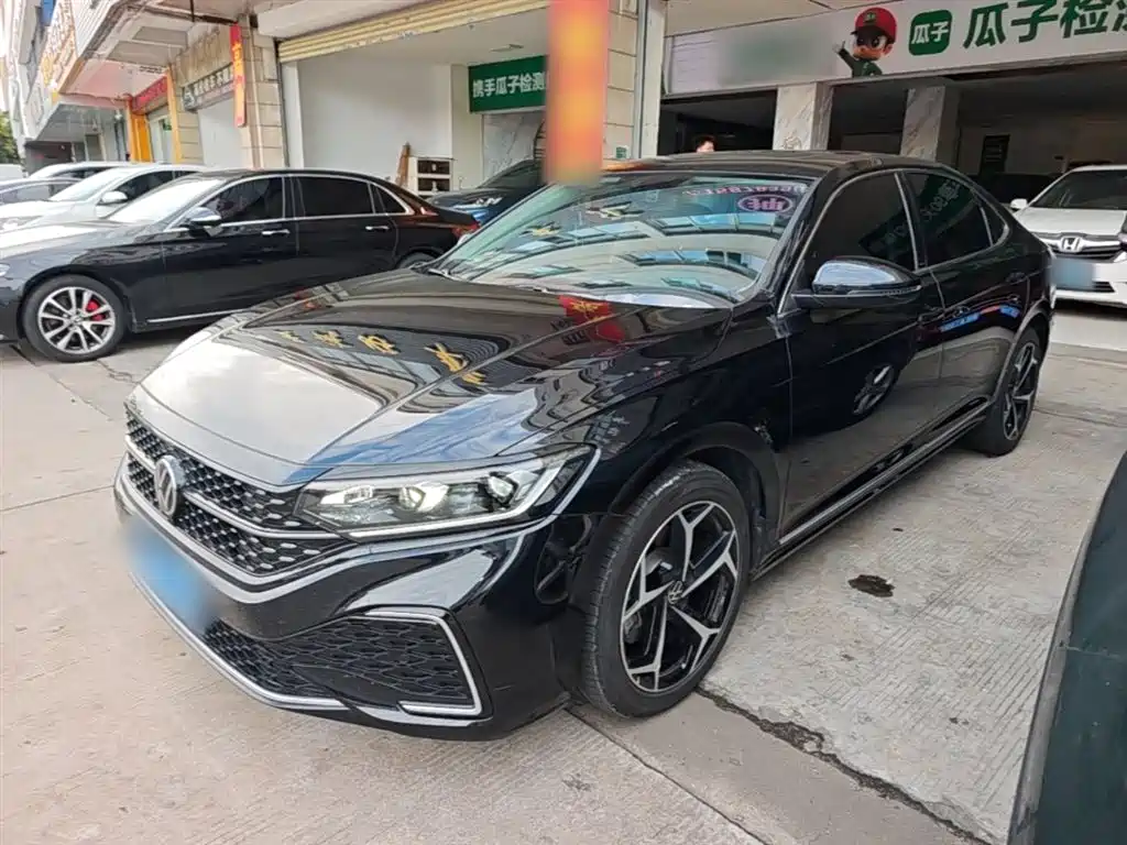 Volkswagen Passat 2025