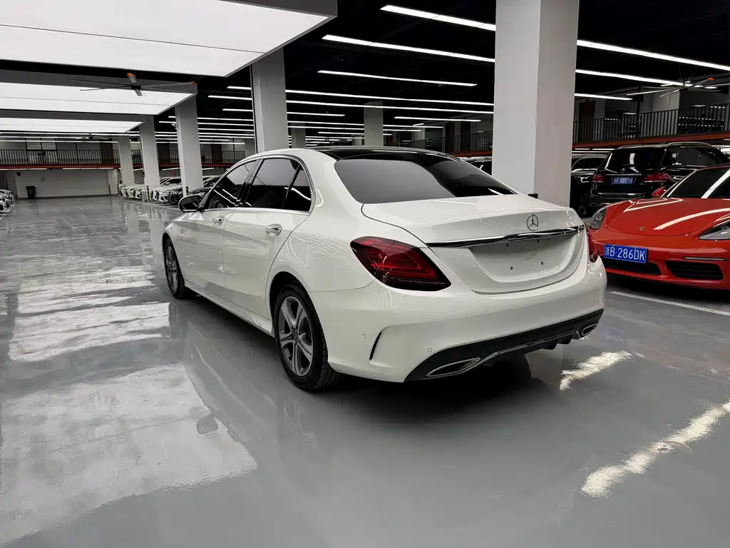 Mercedes-Benz C-Class — миниатюра 16