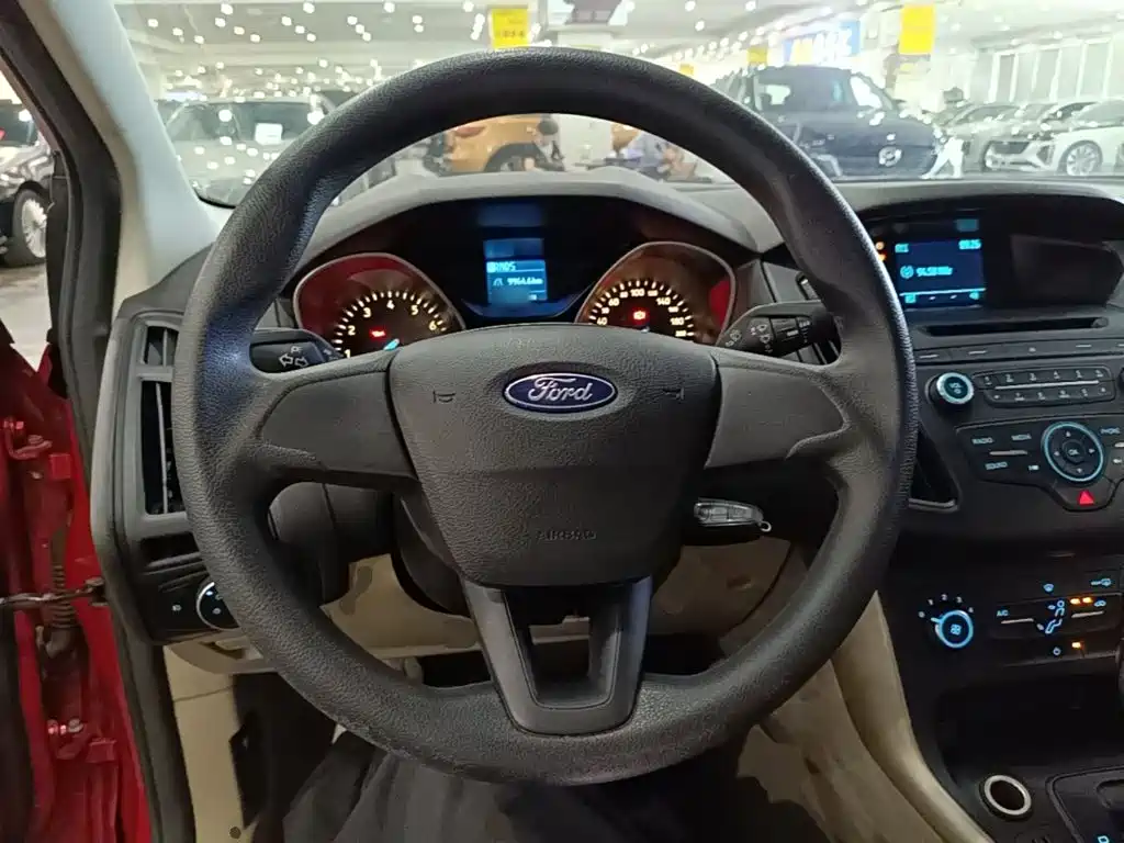 Ford Focus — миниатюра 11